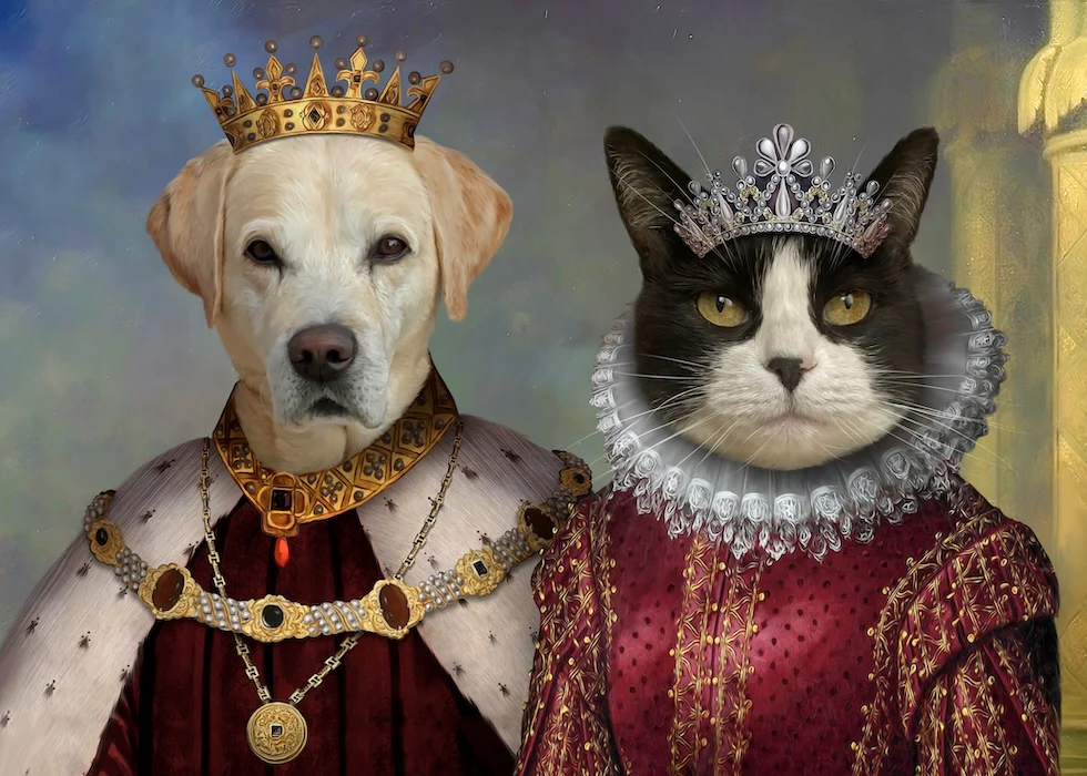 un chien et un chat le chien est déguisé en roi et le chat en reine les deux ont une couronne 
